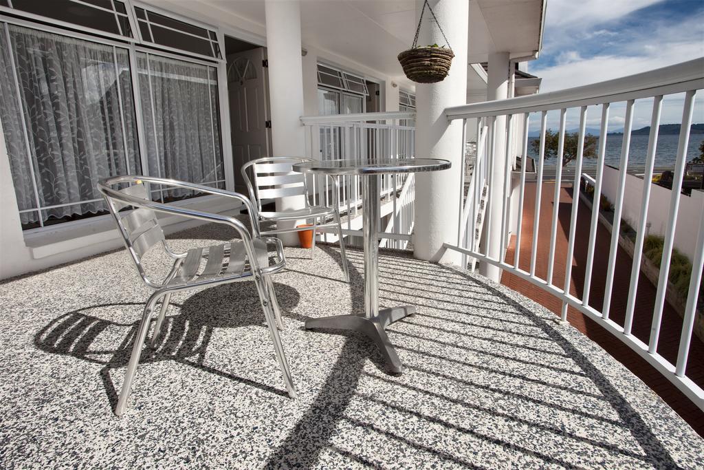 Lakeside Taupo Motel Exterior photo