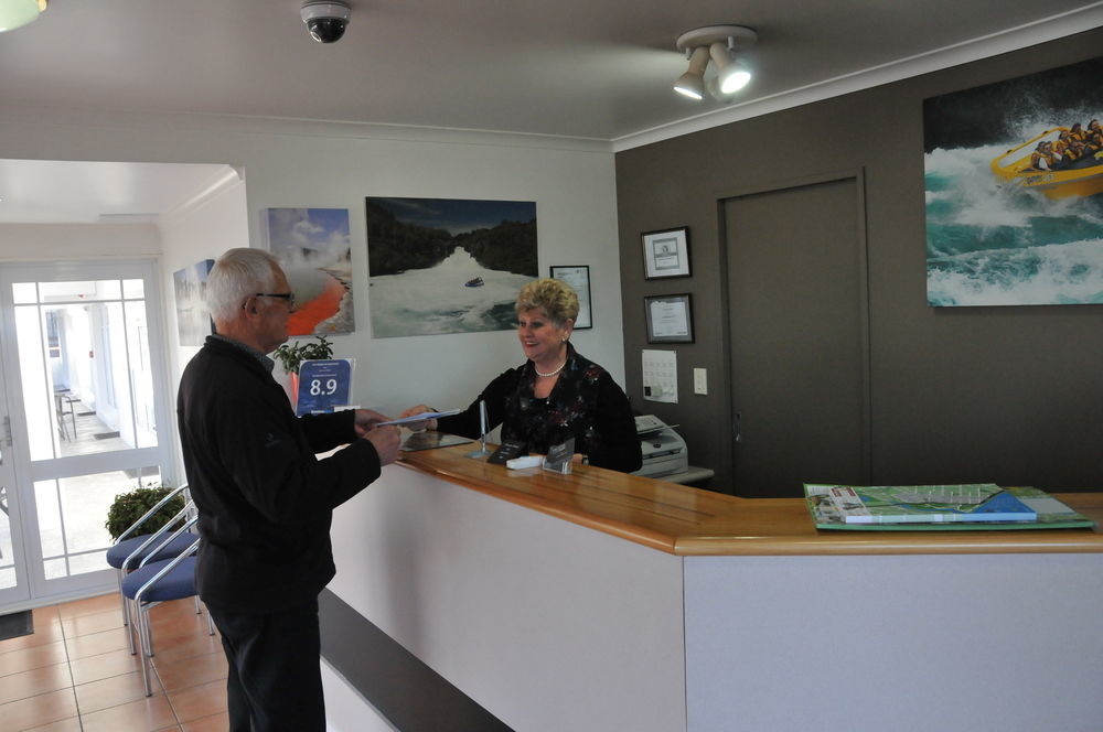Lakeside Taupo Motel Exterior photo